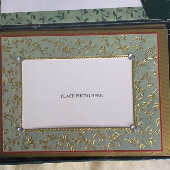 New in Box Hand Crafted Holiday Cards & Envelopes - Picture 3 of 7